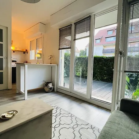 Apartamento Lovely With Garden - Near The